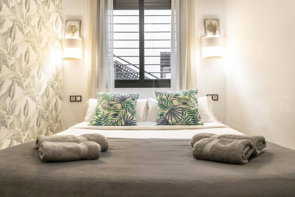 Relaxing Apartment With Parking In The Center By Rems Málaga Buitenkant foto
