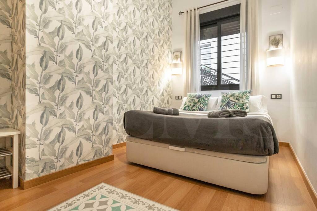 Relaxing Apartment With Parking In The Center By Rems Málaga Buitenkant foto