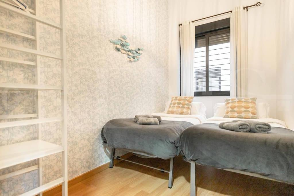 Relaxing Apartment With Parking In The Center By Rems Málaga Buitenkant foto