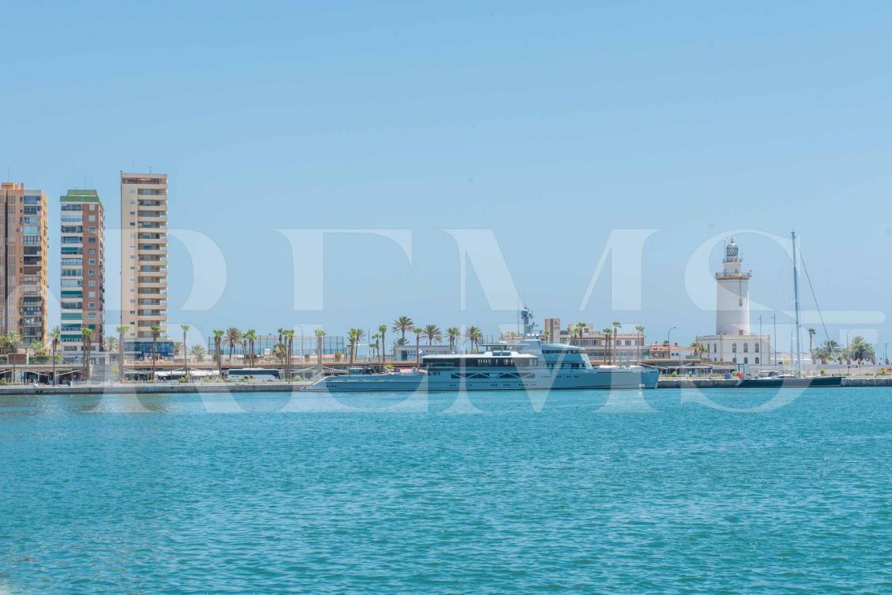 Relaxing Apartment With Parking In The Center By Rems Málaga Buitenkant foto