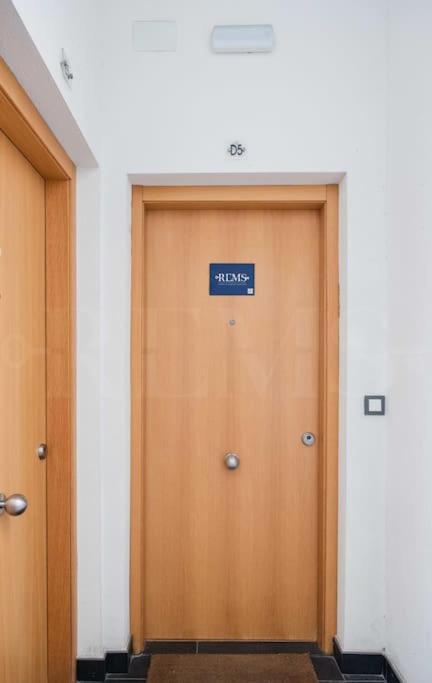 Relaxing Apartment With Parking In The Center By Rems Málaga Buitenkant foto